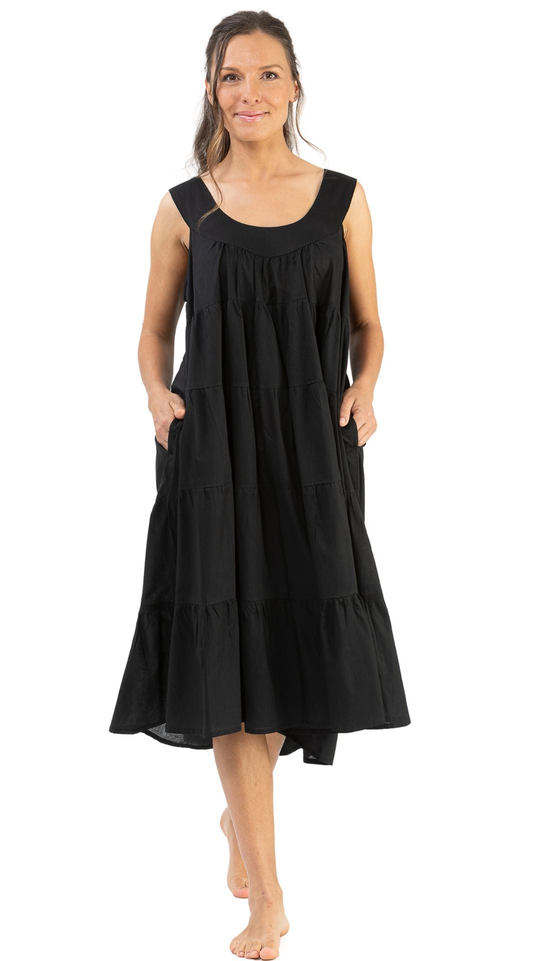cotton maxi dress in sizes 8-28 on model
black sleveless nightie