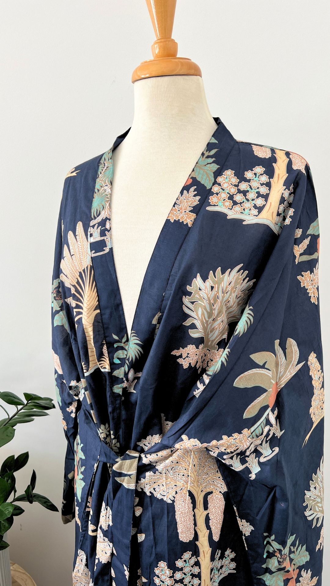 Bangalow Palm tree print size 28 robe plus size Australia