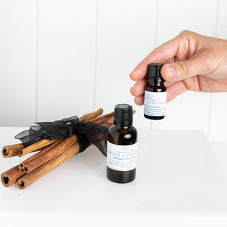Cinnamon bunch and Malka sweet cinnamon essential oil 