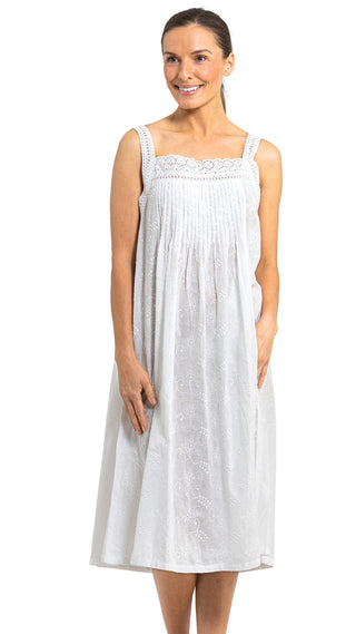 Marie-Antoinette Embroidered White Nightie