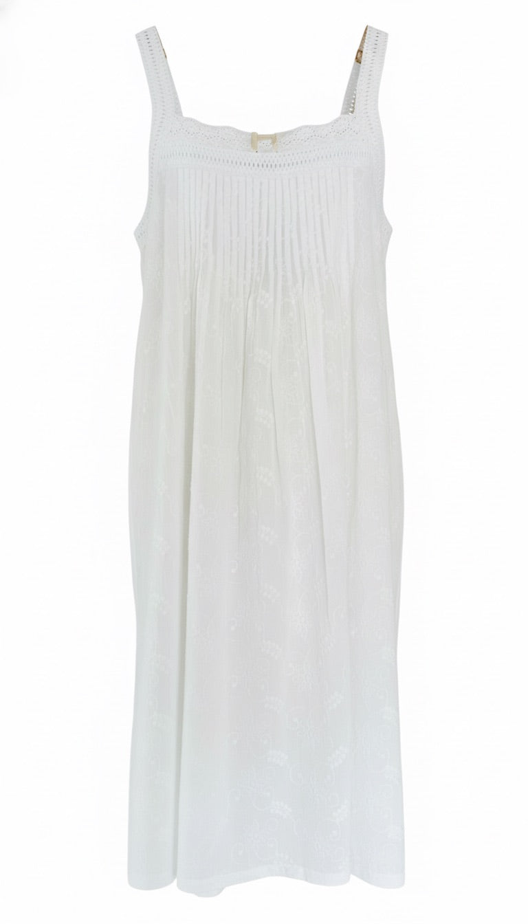 Marie-Antoinette Embroidered White Nightie