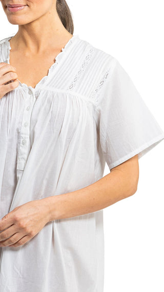 Details of short sleeve cotton nightie