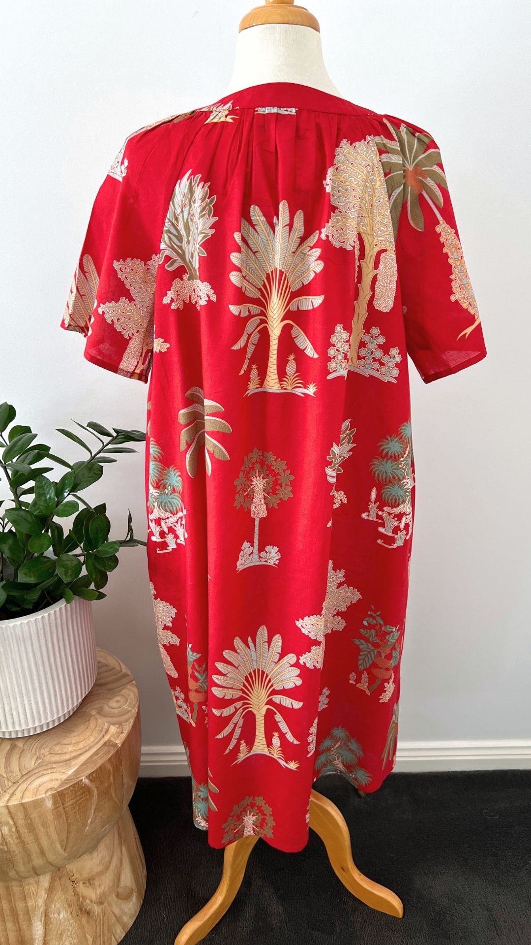 Bangalow Palm Short Sleeve Nightie - Red